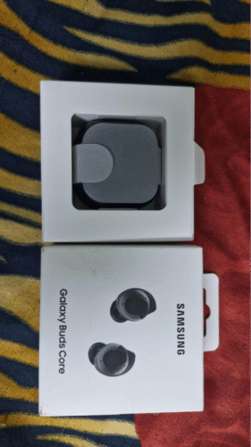 Click to view full screen Samsung Galaxy Buds core photo review