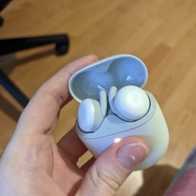 Google Pixel Buds A-Series photo review